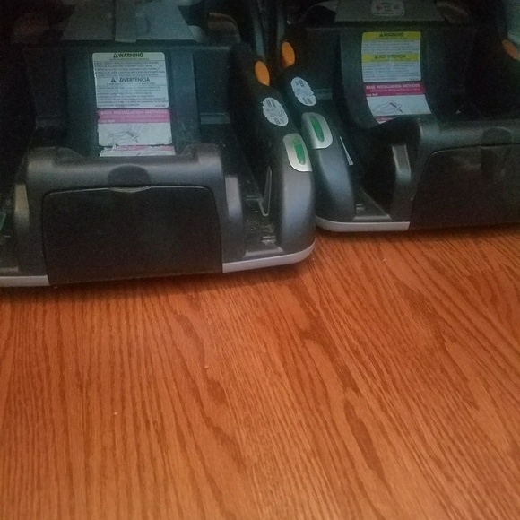 Chicco key fit 30 carseat with base - Picture 2 of 2